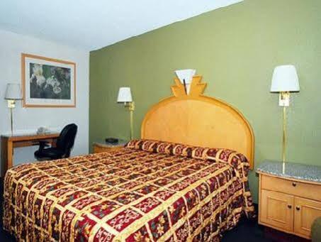 Americas Best Value Inn サライナ エクステリア 写真