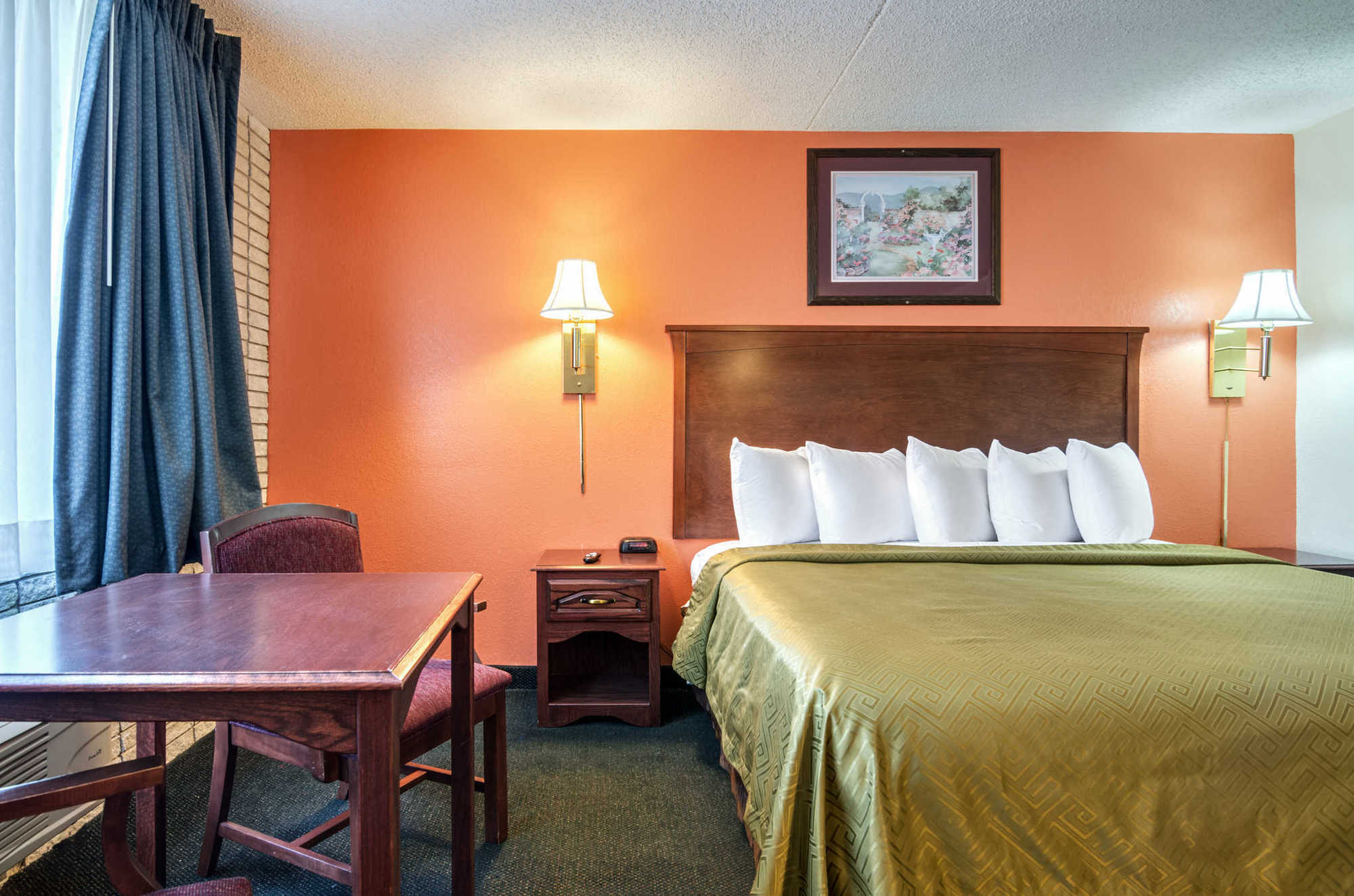 Americas Best Value Inn サライナ 部屋 写真