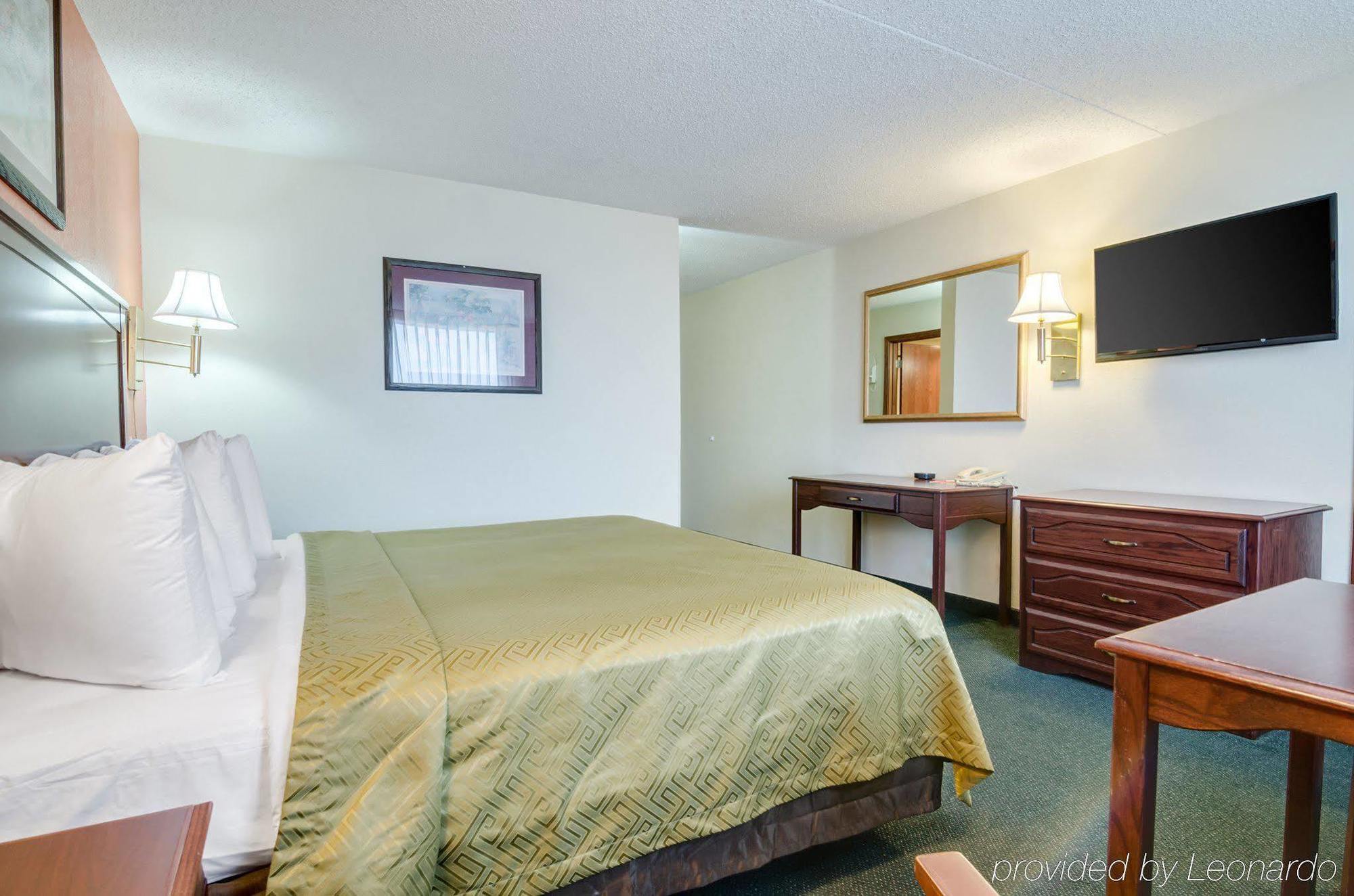 Americas Best Value Inn サライナ エクステリア 写真