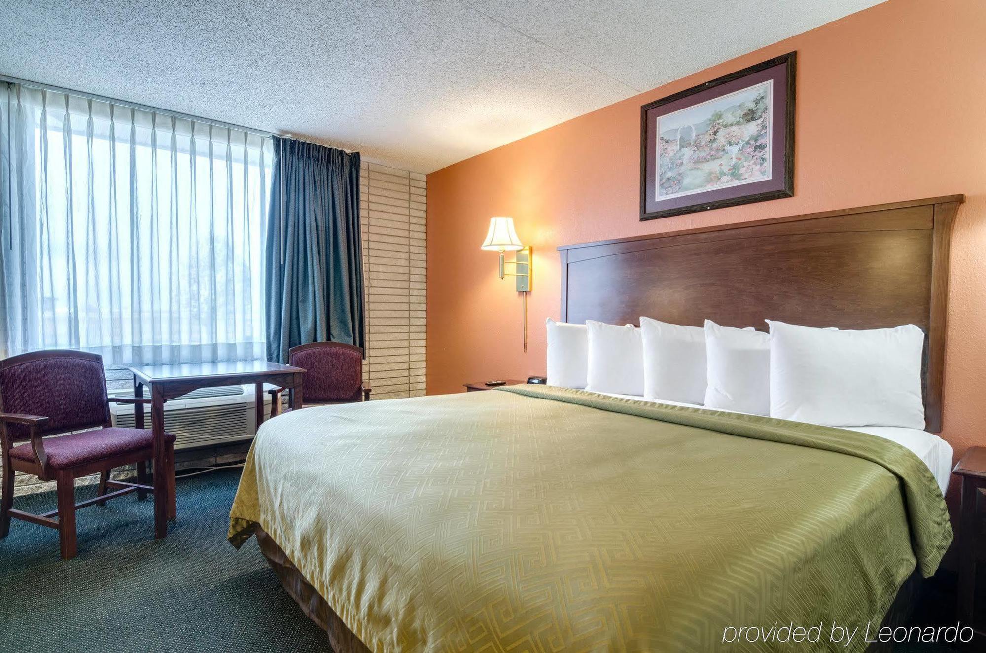 Americas Best Value Inn サライナ エクステリア 写真