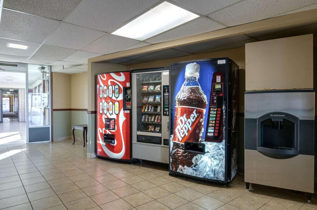 Americas Best Value Inn サライナ エクステリア 写真